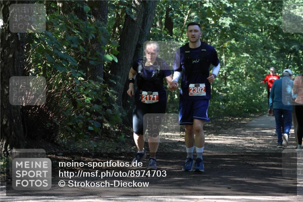 28.09.2025 - 33. Volkslauf durch das schöne Alstertal Strokosch-Dieckow http://msf.ph/oto/8974703 28.09.2025 12:56:53 Laufen 2171, 2302 meine-sportfotos.de