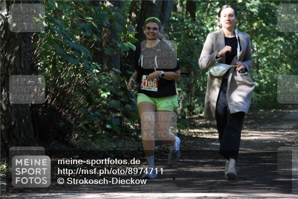 28.09.2025 - 33. Volkslauf durch das schöne Alstertal Strokosch-Dieckow http://msf.ph/oto/8974711 28.09.2025 12:58:17 Laufen 2106 meine-sportfotos.de