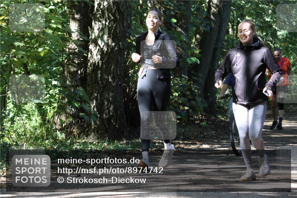 28.09.2025 - 33. Volkslauf durch das schöne Alstertal Strokosch-Dieckow http://msf.ph/oto/8974742 28.09.2025 12:59:29 Laufen  meine-sportfotos.de