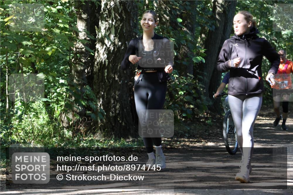 28.09.2025 - 33. Volkslauf durch das schöne Alstertal Strokosch-Dieckow http://msf.ph/oto/8974745 28.09.2025 12:59:29 Laufen 2278 meine-sportfotos.de