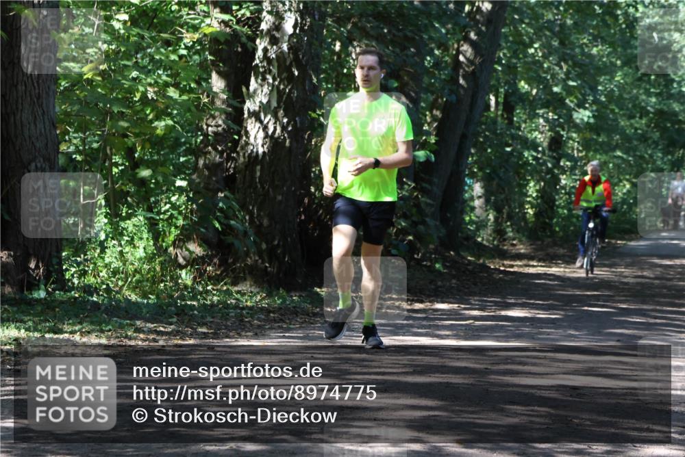 28.09.2025 - 33. Volkslauf durch das schöne Alstertal Strokosch-Dieckow http://msf.ph/oto/8974775 28.09.2025 13:01:16 Laufen  meine-sportfotos.de