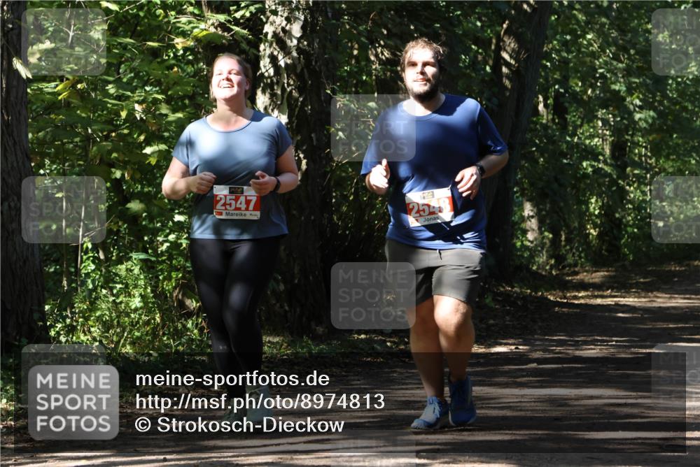 28.09.2025 - 33. Volkslauf durch das schöne Alstertal Strokosch-Dieckow http://msf.ph/oto/8974813 28.09.2025 13:03:08 Laufen 2547 meine-sportfotos.de
