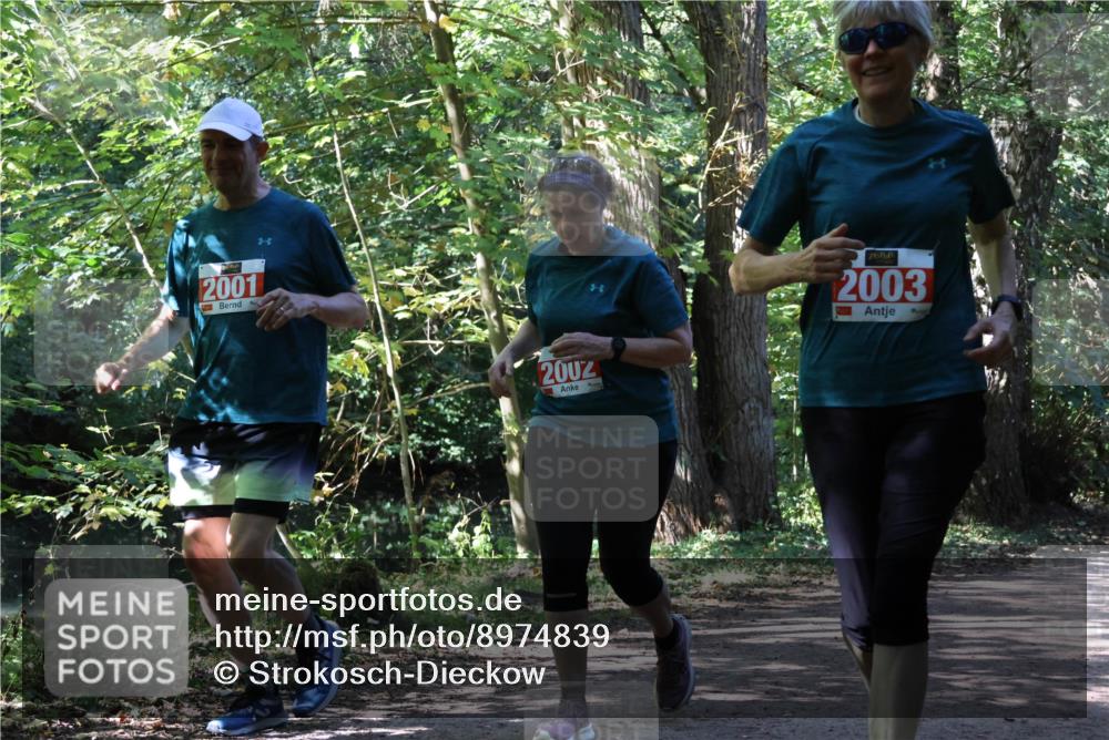 28.09.2025 - 33. Volkslauf durch das schöne Alstertal Strokosch-Dieckow http://msf.ph/oto/8974839 28.09.2025 13:05:59 Laufen 2001, 2003, 2002 meine-sportfotos.de