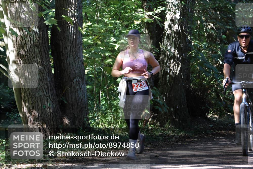 28.09.2025 - 33. Volkslauf durch das schöne Alstertal Strokosch-Dieckow http://msf.ph/oto/8974850 28.09.2025 13:07:44 Laufen 172, 2238 meine-sportfotos.de