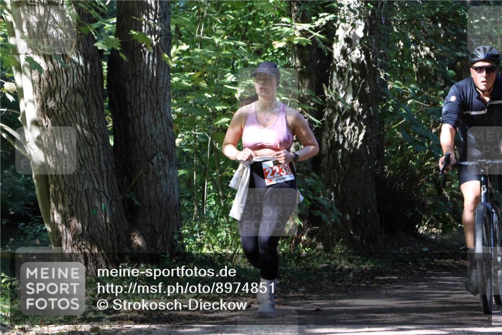 28.09.2025 - 33. Volkslauf durch das schöne Alstertal Strokosch-Dieckow http://msf.ph/oto/8974851 28.09.2025 13:07:44 Laufen 2238 meine-sportfotos.de