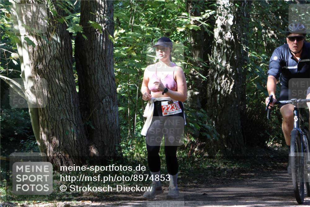28.09.2025 - 33. Volkslauf durch das schöne Alstertal Strokosch-Dieckow http://msf.ph/oto/8974853 28.09.2025 13:07:44 Laufen 2238 meine-sportfotos.de