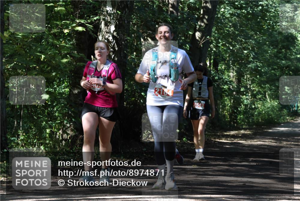 28.09.2025 - 33. Volkslauf durch das schöne Alstertal Strokosch-Dieckow http://msf.ph/oto/8974871 28.09.2025 13:14:29 Laufen 40, 2164, 2643 meine-sportfotos.de