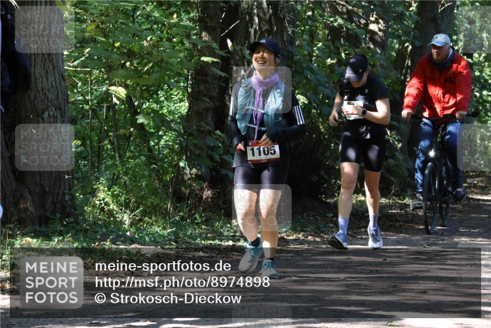 28.09.2025 - 33. Volkslauf durch das schöne Alstertal Strokosch-Dieckow http://msf.ph/oto/8974898 28.09.2025 13:21:51 Laufen 1105 meine-sportfotos.de