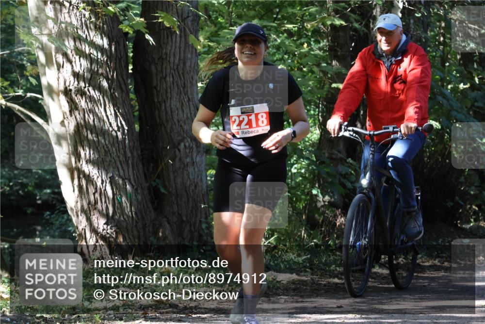 28.09.2025 - 33. Volkslauf durch das schöne Alstertal Strokosch-Dieckow http://msf.ph/oto/8974912 28.09.2025 13:21:54 Laufen 2218 meine-sportfotos.de