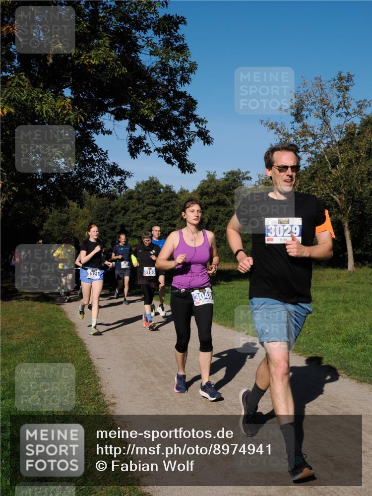 28.09.2025 - 33. Volkslauf durch das schöne Alstertal Fabian Wolf http://msf.ph/oto/8974941 28.09.2025 10:35:32 Laufen 3321, 3193, 3048, 3029 meine-sportfotos.de