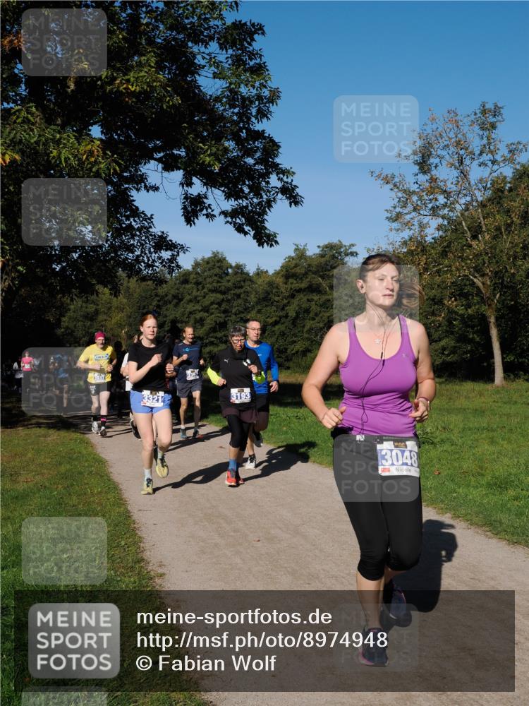 28.09.2025 - 33. Volkslauf durch das schöne Alstertal Fabian Wolf http://msf.ph/oto/8974948 28.09.2025 10:35:33 Laufen 3321, 357, 3193, 3048 meine-sportfotos.de