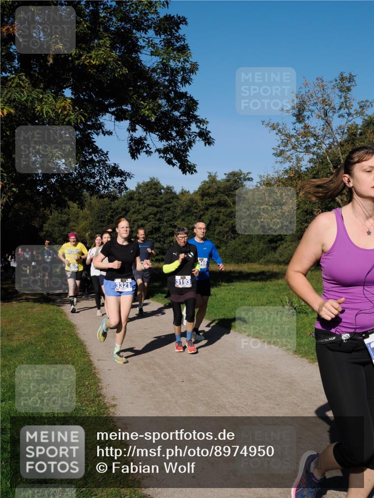 28.09.2025 - 33. Volkslauf durch das schöne Alstertal Fabian Wolf http://msf.ph/oto/8974950 28.09.2025 10:35:33 Laufen 3321, 3193, 949 meine-sportfotos.de