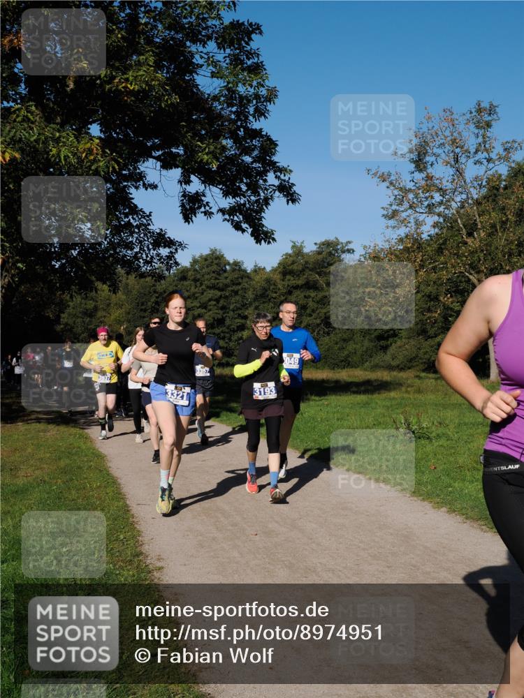 28.09.2025 - 33. Volkslauf durch das schöne Alstertal Fabian Wolf http://msf.ph/oto/8974951 28.09.2025 10:35:34 Laufen 3321, 3193 meine-sportfotos.de