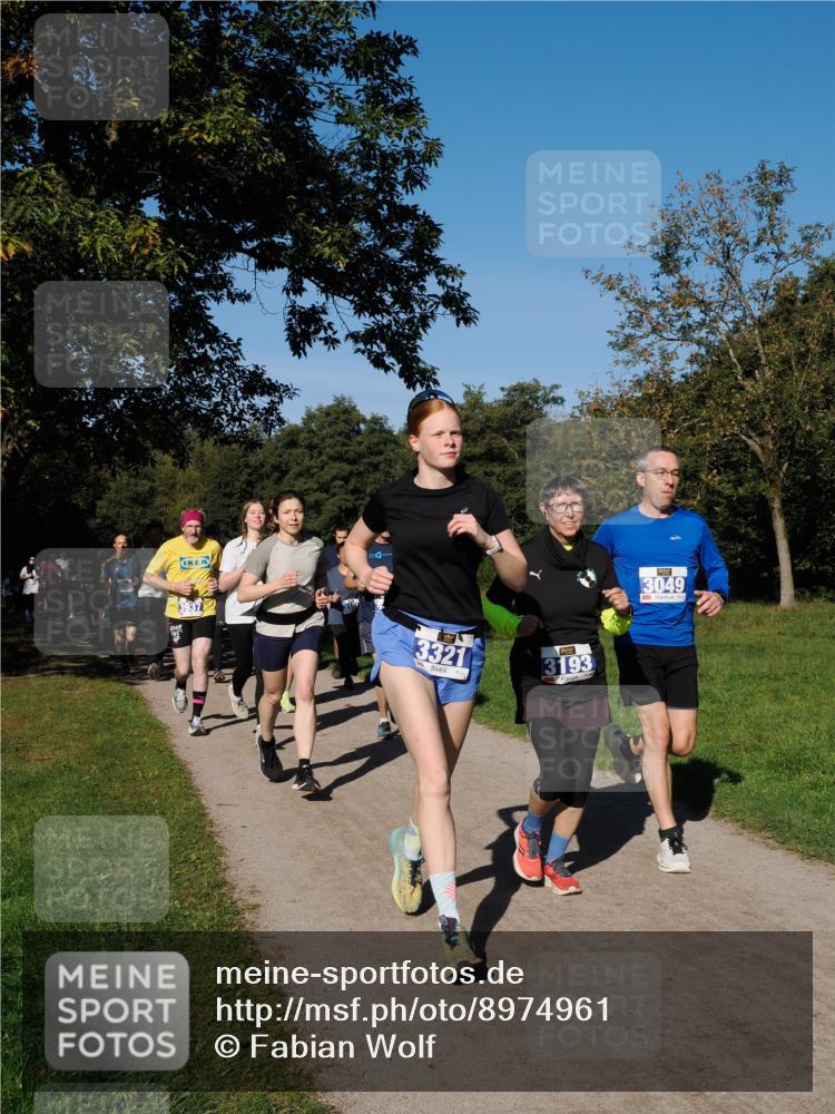 28.09.2025 - 33. Volkslauf durch das schöne Alstertal Fabian Wolf http://msf.ph/oto/8974961 28.09.2025 10:35:34 Laufen 43937, 3321, 3193, 3049 meine-sportfotos.de