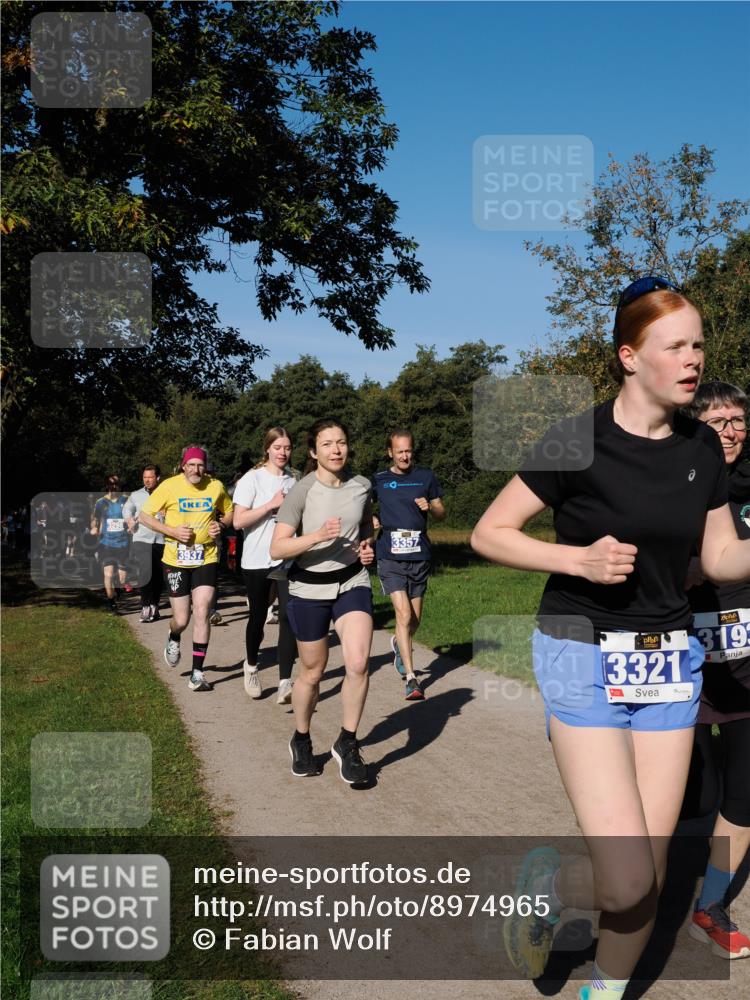 28.09.2025 - 33. Volkslauf durch das schöne Alstertal Fabian Wolf http://msf.ph/oto/8974965 28.09.2025 10:35:35 Laufen 3937, 3357, 3321, 319 meine-sportfotos.de