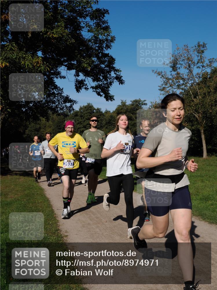 28.09.2025 - 33. Volkslauf durch das schöne Alstertal Fabian Wolf http://msf.ph/oto/8974971 28.09.2025 10:35:36 Laufen 3298, 3008, 3937, 3100, 231 meine-sportfotos.de