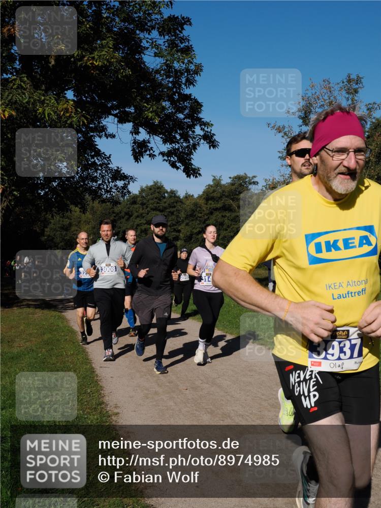 28.09.2025 - 33. Volkslauf durch das schöne Alstertal Fabian Wolf http://msf.ph/oto/8974985 28.09.2025 10:35:37 Laufen 3008, 314, 3937 meine-sportfotos.de