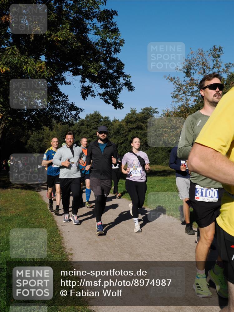 28.09.2025 - 33. Volkslauf durch das schöne Alstertal Fabian Wolf http://msf.ph/oto/8974987 28.09.2025 10:35:38 Laufen 008, 3142, 3100 meine-sportfotos.de