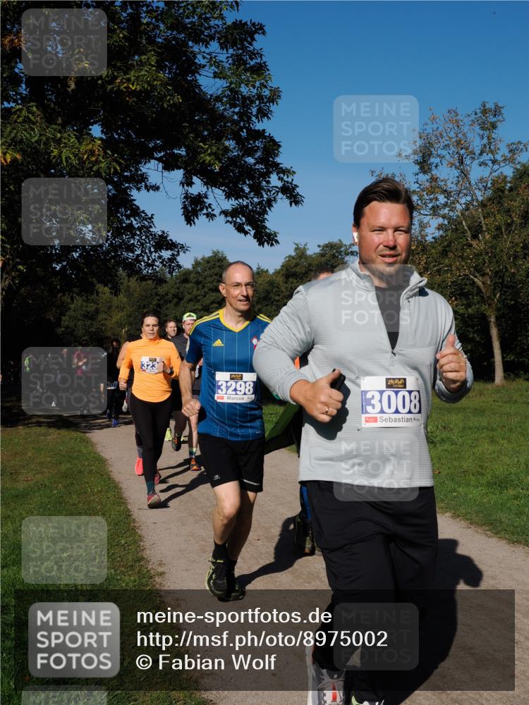 28.09.2025 - 33. Volkslauf durch das schöne Alstertal Fabian Wolf http://msf.ph/oto/8975002 28.09.2025 10:35:39 Laufen 323, 3298, 3008 meine-sportfotos.de
