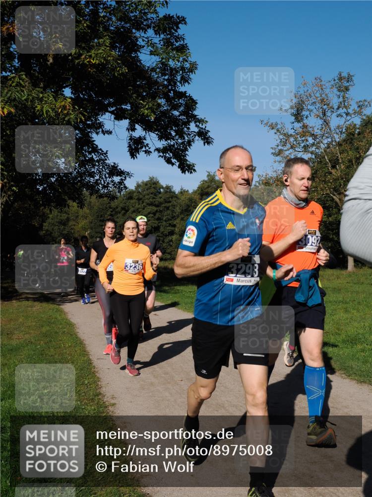 28.09.2025 - 33. Volkslauf durch das schöne Alstertal Fabian Wolf http://msf.ph/oto/8975008 28.09.2025 10:35:40 Laufen 3177, 3236, 13293, 3092 meine-sportfotos.de