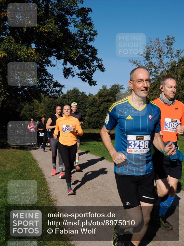28.09.2025 - 33. Volkslauf durch das schöne Alstertal Fabian Wolf http://msf.ph/oto/8975010 28.09.2025 10:35:40 Laufen 3177, 32, 3298, 3092 meine-sportfotos.de