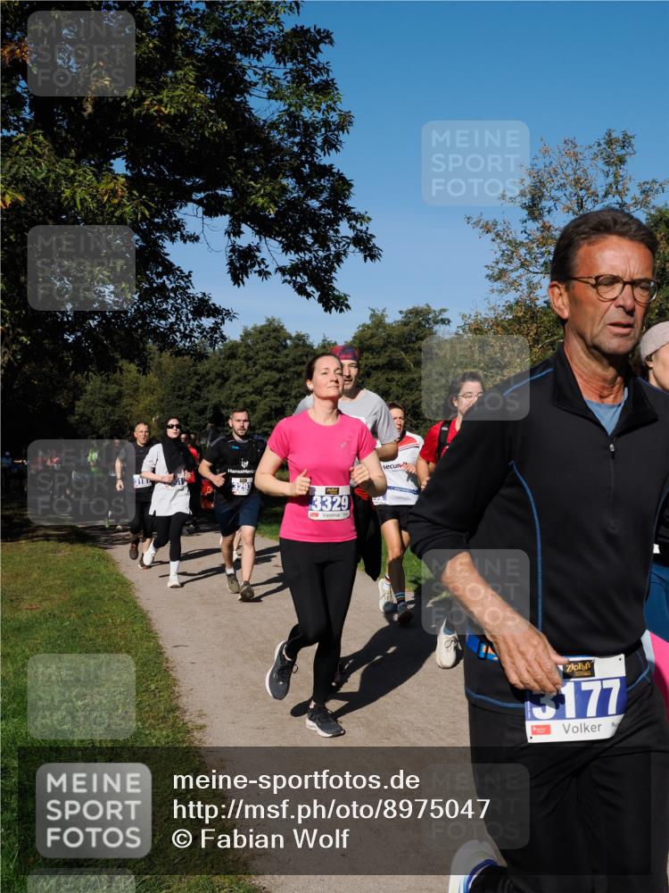 28.09.2025 - 33. Volkslauf durch das schöne Alstertal Fabian Wolf http://msf.ph/oto/8975047 28.09.2025 10:35:45 Laufen 318, 3329, 177 meine-sportfotos.de