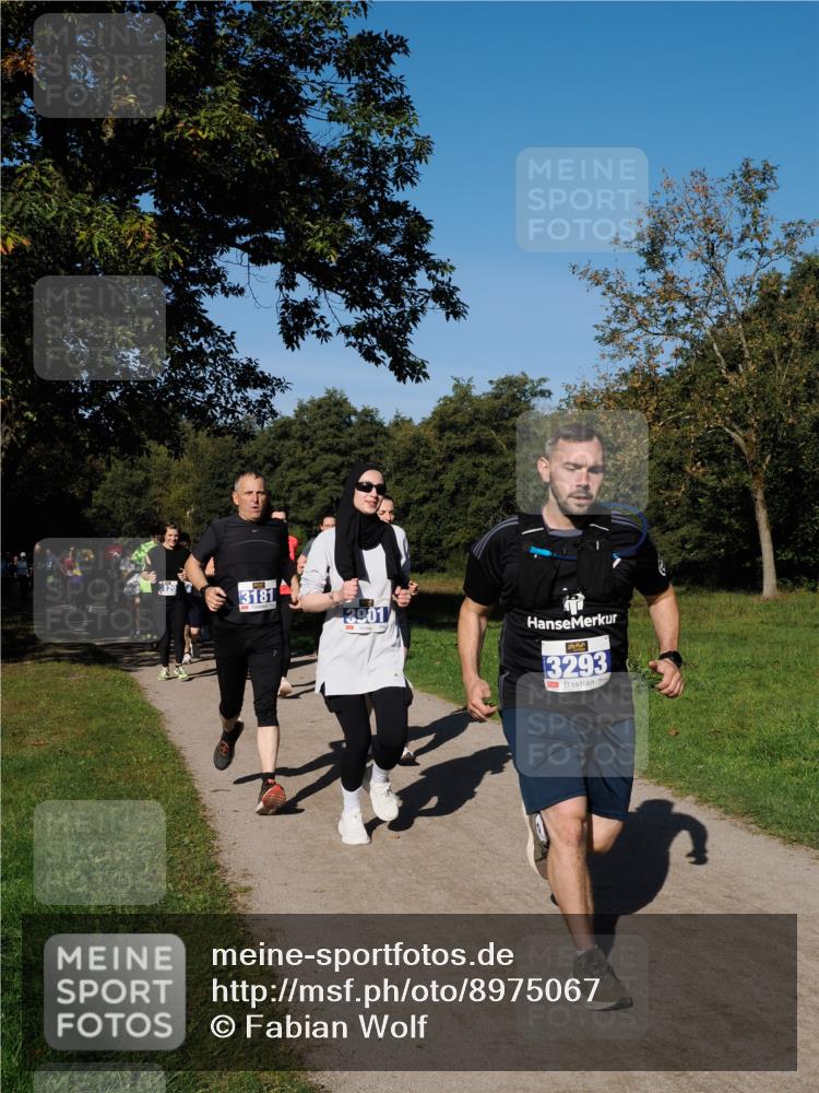 28.09.2025 - 33. Volkslauf durch das schöne Alstertal Fabian Wolf http://msf.ph/oto/8975067 28.09.2025 10:35:47 Laufen 3181, 3901, 3293 meine-sportfotos.de