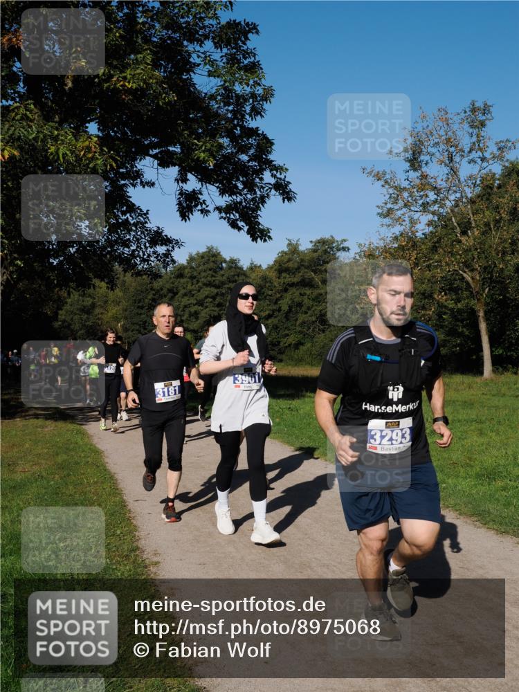 28.09.2025 - 33. Volkslauf durch das schöne Alstertal Fabian Wolf http://msf.ph/oto/8975068 28.09.2025 10:35:47 Laufen 3181, 3901, 3293 meine-sportfotos.de