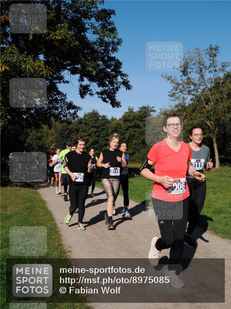 28.09.2025 - 33. Volkslauf durch das schöne Alstertal Fabian Wolf http://msf.ph/oto/8975085 28.09.2025 10:35:50 Laufen 3135, 20, 3119, 3275, 006, 3115 meine-sportfotos.de