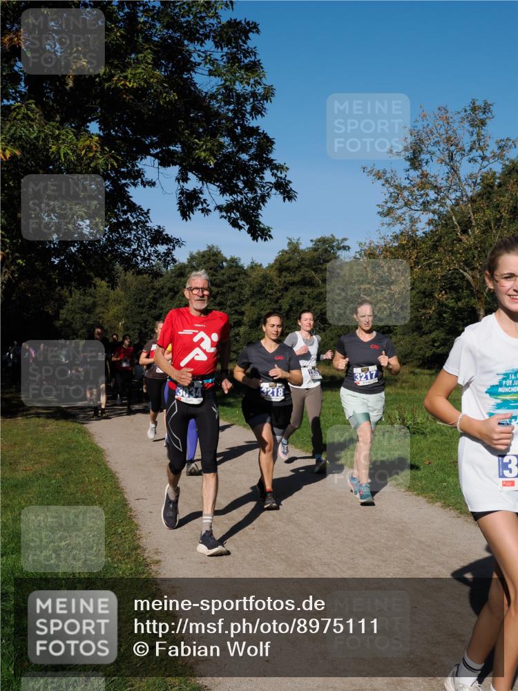28.09.2025 - 33. Volkslauf durch das schöne Alstertal Fabian Wolf http://msf.ph/oto/8975111 28.09.2025 10:35:54 Laufen 3034, 3218, 3217, 56 meine-sportfotos.de