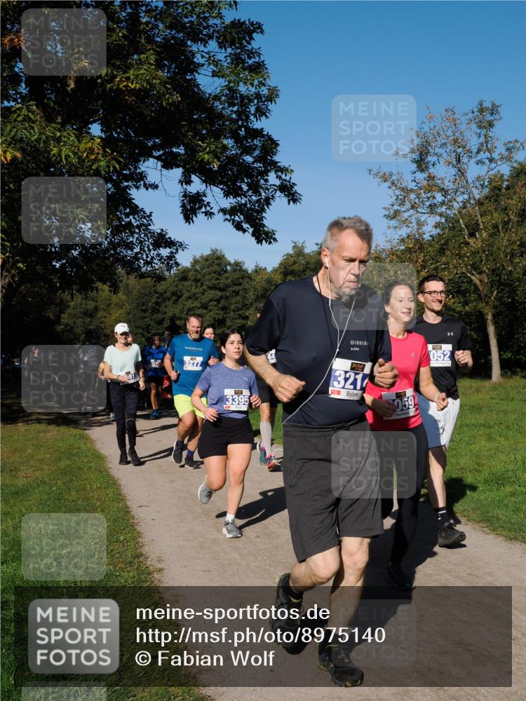 28.09.2025 - 33. Volkslauf durch das schöne Alstertal Fabian Wolf http://msf.ph/oto/8975140 28.09.2025 10:36:00 Laufen 3277, 3395, 321, 059, 052 meine-sportfotos.de
