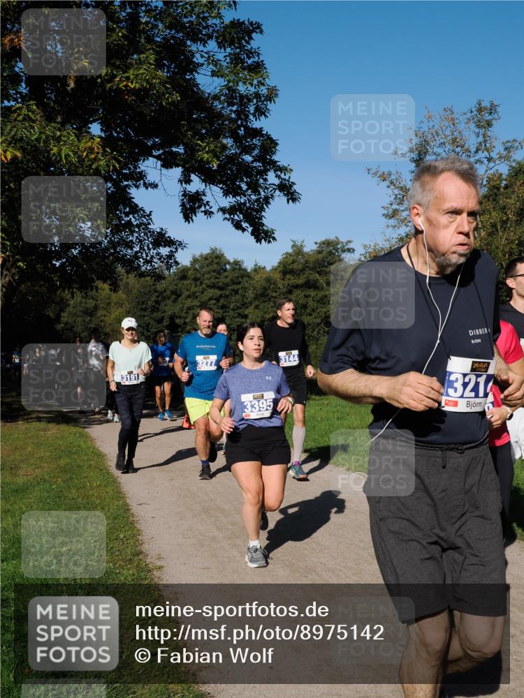 28.09.2025 - 33. Volkslauf durch das schöne Alstertal Fabian Wolf http://msf.ph/oto/8975142 28.09.2025 10:36:00 Laufen 3277, 3144, 3191, 3395, 321 meine-sportfotos.de