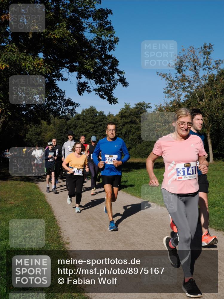 28.09.2025 - 33. Volkslauf durch das schöne Alstertal Fabian Wolf http://msf.ph/oto/8975167 28.09.2025 10:36:03 Laufen 3410, 3273, 3141 meine-sportfotos.de