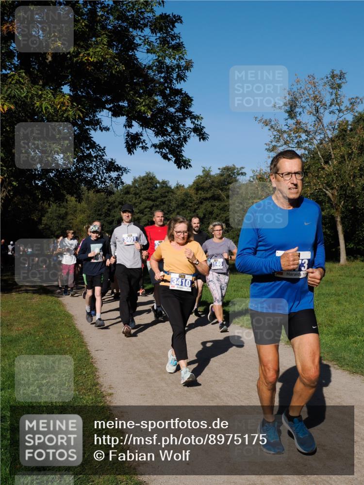28.09.2025 - 33. Volkslauf durch das schöne Alstertal Fabian Wolf http://msf.ph/oto/8975175 28.09.2025 10:36:04 Laufen 3401, 3410, 3146 meine-sportfotos.de