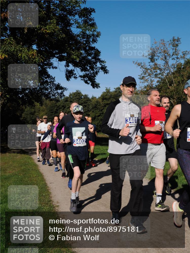 28.09.2025 - 33. Volkslauf durch das schöne Alstertal Fabian Wolf http://msf.ph/oto/8975181 28.09.2025 10:36:06 Laufen 3013, 3402, 3401 meine-sportfotos.de