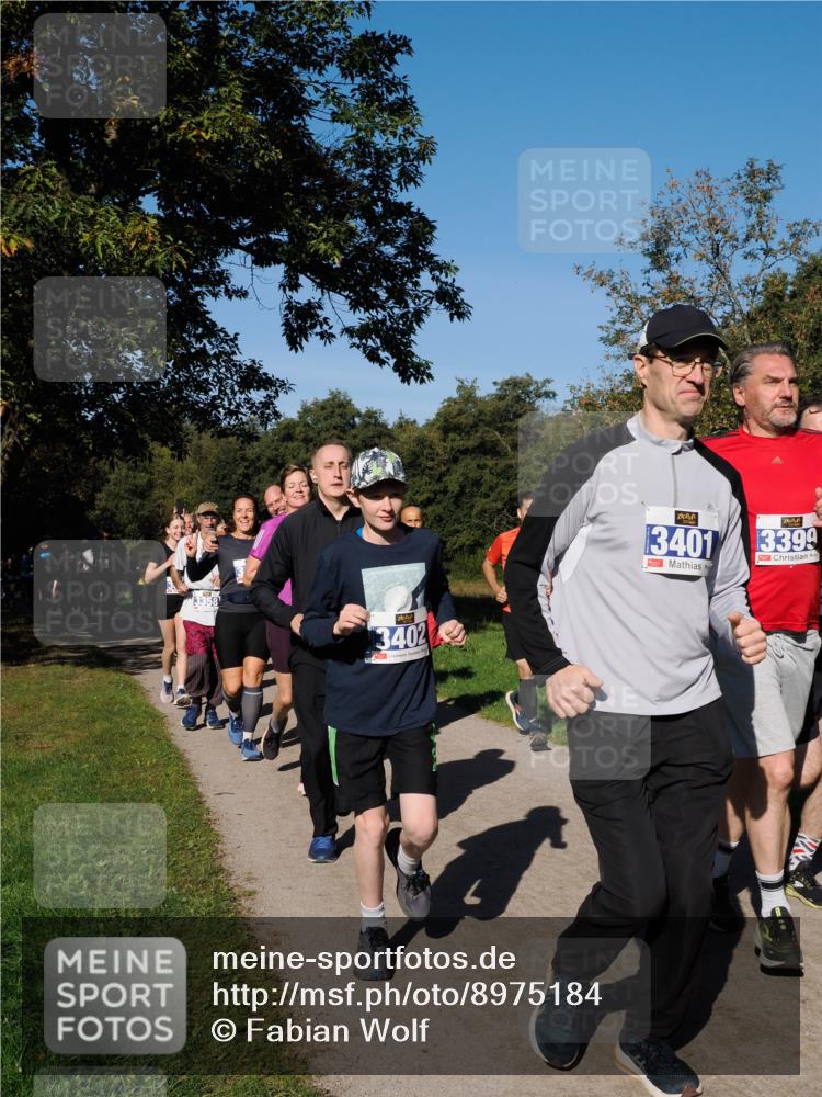 28.09.2025 - 33. Volkslauf durch das schöne Alstertal Fabian Wolf http://msf.ph/oto/8975184 28.09.2025 10:36:06 Laufen 3358, 3402, 3401, 13399 meine-sportfotos.de