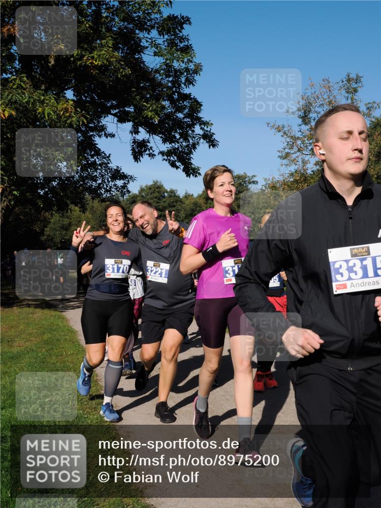 28.09.2025 - 33. Volkslauf durch das schöne Alstertal Fabian Wolf http://msf.ph/oto/8975200 28.09.2025 10:36:08 Laufen 3170, 3221, 131, 3315 meine-sportfotos.de