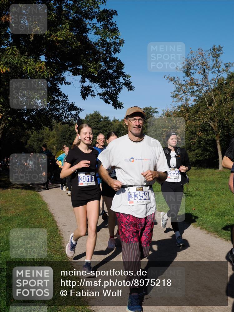 28.09.2025 - 33. Volkslauf durch das schöne Alstertal Fabian Wolf http://msf.ph/oto/8975218 28.09.2025 10:36:09 Laufen 3013, 3358, 3255 meine-sportfotos.de
