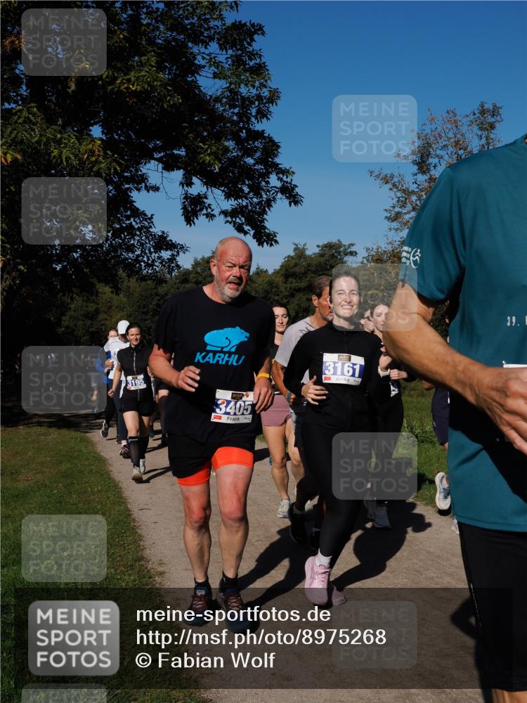 28.09.2025 - 33. Volkslauf durch das schöne Alstertal Fabian Wolf http://msf.ph/oto/8975268 28.09.2025 10:36:16 Laufen 3161, 3405, 39 meine-sportfotos.de