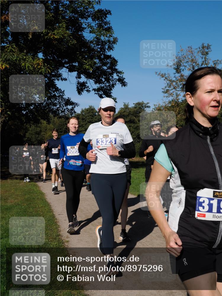 28.09.2025 - 33. Volkslauf durch das schöne Alstertal Fabian Wolf http://msf.ph/oto/8975296 28.09.2025 10:36:19 Laufen 3949, 3095, 3323, 31 meine-sportfotos.de