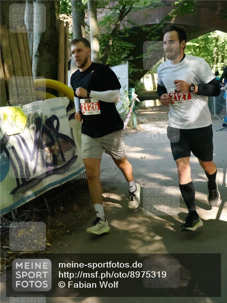 28.09.2025 - 33. Volkslauf durch das schöne Alstertal Fabian Wolf http://msf.ph/oto/8975319 28.09.2025 12:19:00 Laufen 2126, 2127 meine-sportfotos.de