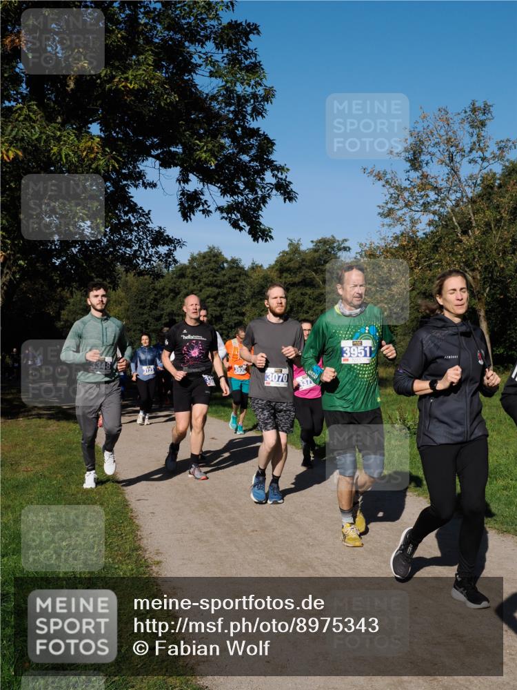 28.09.2025 - 33. Volkslauf durch das schöne Alstertal Fabian Wolf http://msf.ph/oto/8975343 28.09.2025 10:36:24 Laufen 3070, 3951 meine-sportfotos.de