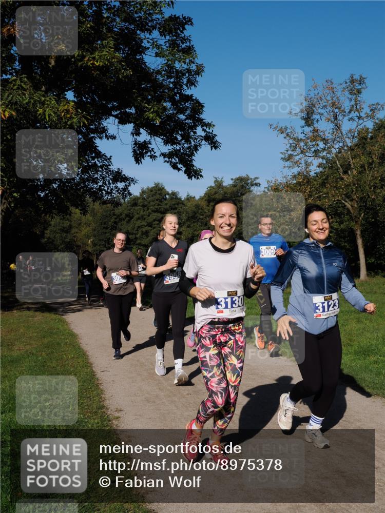 28.09.2025 - 33. Volkslauf durch das schöne Alstertal Fabian Wolf http://msf.ph/oto/8975378 28.09.2025 10:36:29 Laufen 3009, 3130, 3123 meine-sportfotos.de