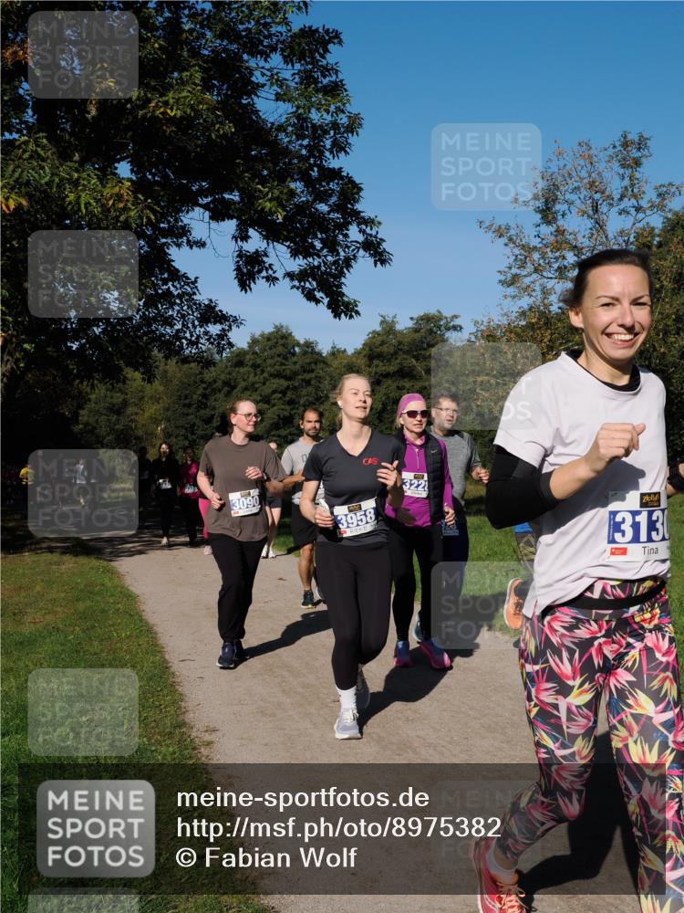 28.09.2025 - 33. Volkslauf durch das schöne Alstertal Fabian Wolf http://msf.ph/oto/8975382 28.09.2025 10:36:29 Laufen 3090, 3958, 322, 13130 meine-sportfotos.de