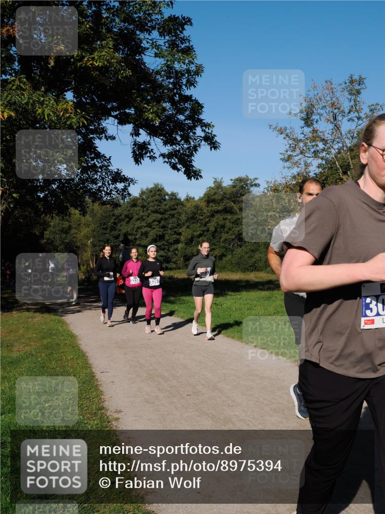 28.09.2025 - 33. Volkslauf durch das schöne Alstertal Fabian Wolf http://msf.ph/oto/8975394 28.09.2025 10:36:31 Laufen 3338, 3397, 130 meine-sportfotos.de