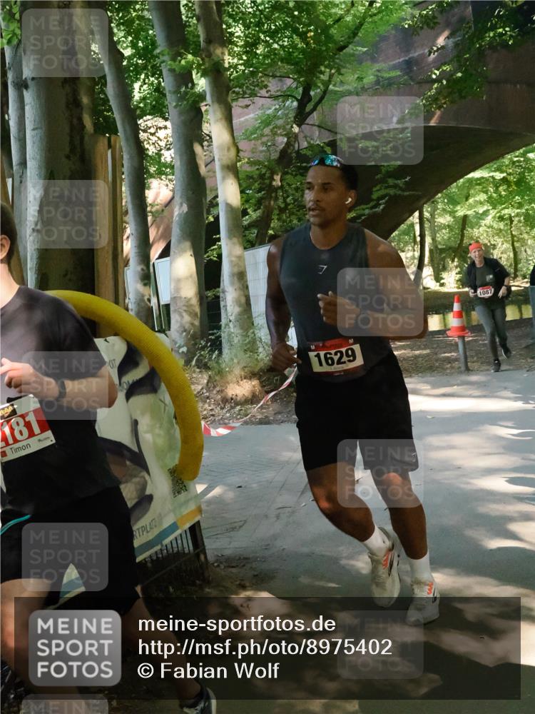 28.09.2025 - 33. Volkslauf durch das schöne Alstertal Fabian Wolf http://msf.ph/oto/8975402 28.09.2025 12:19:24 Laufen 181, 1629, 1087 meine-sportfotos.de