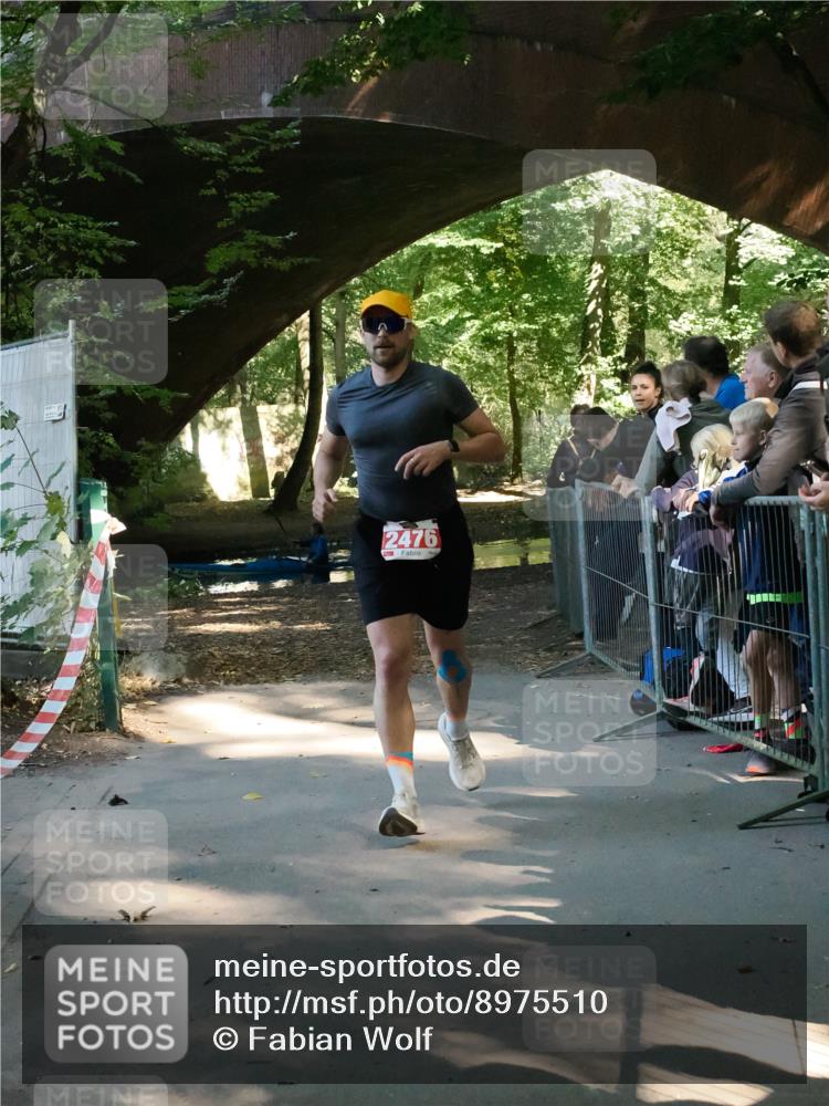 28.09.2025 - 33. Volkslauf durch das schöne Alstertal Fabian Wolf http://msf.ph/oto/8975510 28.09.2025 12:20:13 Laufen 2476 meine-sportfotos.de