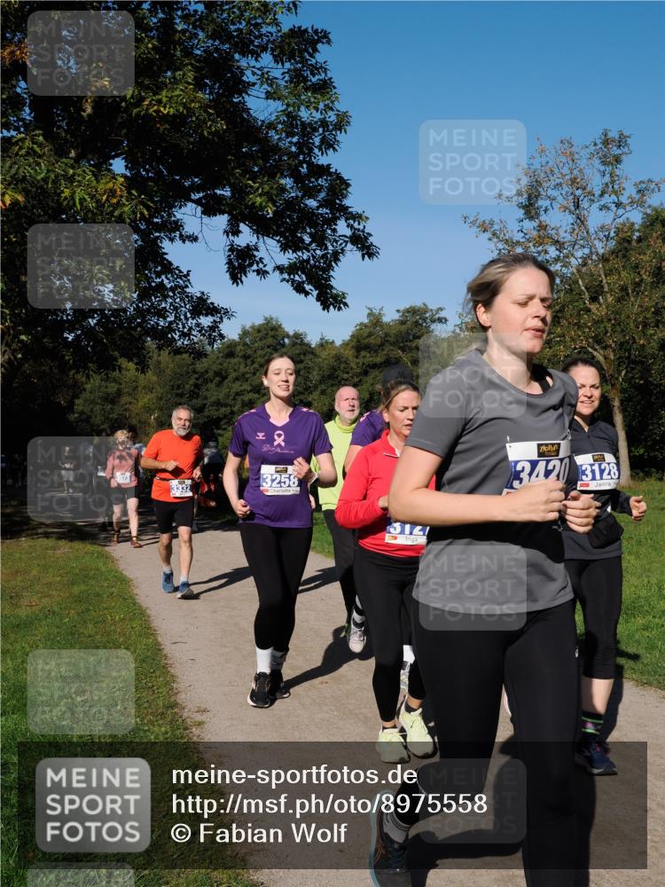 28.09.2025 - 33. Volkslauf durch das schöne Alstertal Fabian Wolf http://msf.ph/oto/8975558 28.09.2025 10:36:53 Laufen 3073, 2, 3258, 314, 342, 3128 meine-sportfotos.de