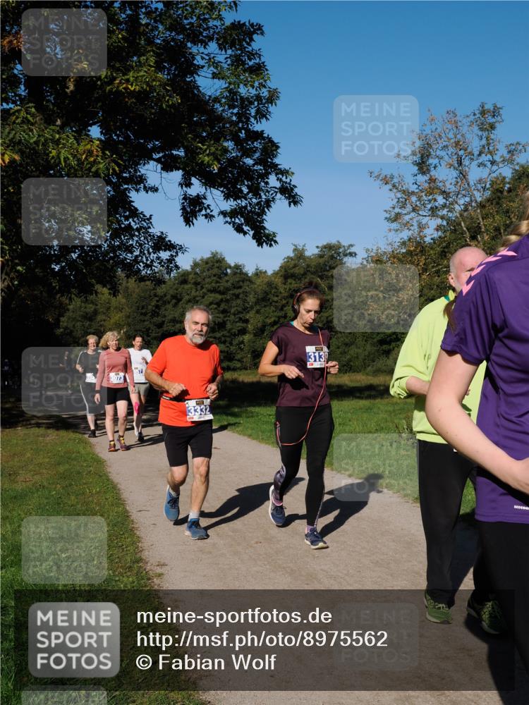 28.09.2025 - 33. Volkslauf durch das schöne Alstertal Fabian Wolf http://msf.ph/oto/8975562 28.09.2025 10:36:54 Laufen 3073, 3332, 313 meine-sportfotos.de