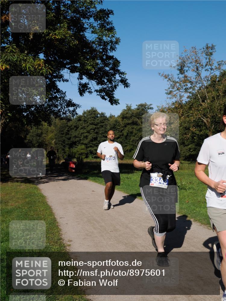 28.09.2025 - 33. Volkslauf durch das schöne Alstertal Fabian Wolf http://msf.ph/oto/8975601 28.09.2025 10:36:59 Laufen 13104, 3343 meine-sportfotos.de